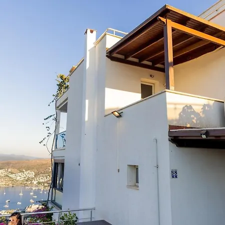 Stunning Sea View Duplex In Gundogan דירה