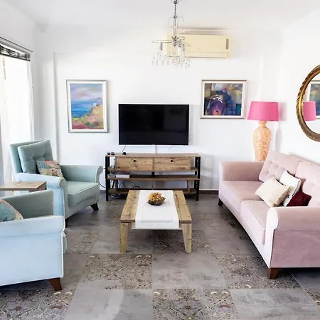 Stunning Sea View Duplex In Gundogan דירה