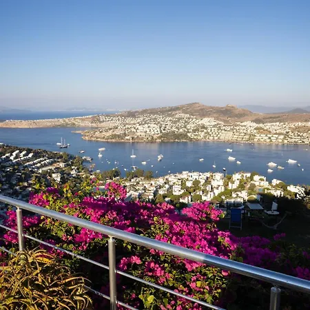 Stunning Sea View Duplex In Gundogan בודרום