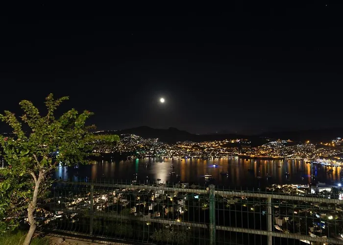 Stunning Sea View Duplex In Gundogan Apartman Bodrum